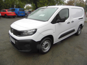 2024 Vauxhall Combo 1.5 Turbo D 2300 Prime Xl Panel Van Lwb Euro 6 (s/s) 6dr in White — image 3
