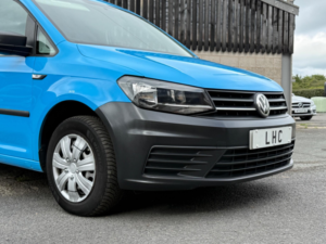 2016 Volkswagen Caddy Maxi 2.0 Tdi C20 Bluemotion Tech Startline Lwb Euro 6 (s/s) 6dr in Blue — image 4