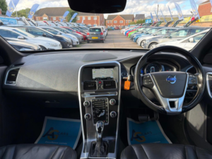 2015 Volvo Xc60 2.4 D5 R-Design Lux Nav Geartronic AWD Euro 5 5dr in White — image 2