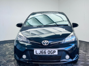 2016 Toyota Yaris 1.33 Dual Vvt-I Icon Multidrive S Euro 6 5dr in Black — image 2
