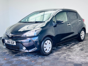 2016 Toyota Yaris 1.33 Dual Vvt-I Icon Multidrive S Euro 6 5dr in Black — image 3