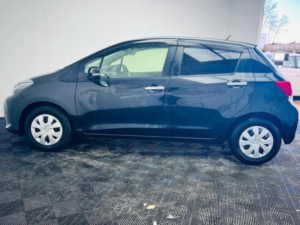 2016 Toyota Yaris 1.33 Dual Vvt-I Icon Multidrive S Euro 6 5dr in Black — image 5