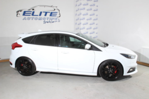 2016 Ford Focus 2.0t Ecoboost St-3 Hatchback 5dr Petrol Manual Euro 6 (s/s) (250 Ps) in White — image 2