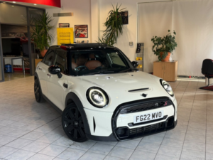 2022 MINI Hatch