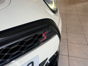 2022 MINI Hatch 2.0 5-Door Hatch Cooper S Exclusive in White — image 4