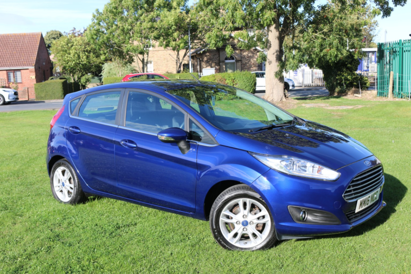 2016 Ford Fiesta 1.0 T Ecoboost Zetec in Blue — image 1