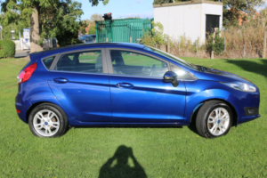 2016 Ford Fiesta 1.0 T Ecoboost Zetec in Blue — image 2