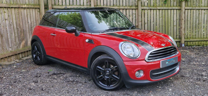 2013 MINI Hatch 1.6 Cooper Euro 5 (s/s) 3dr in Red — image 1