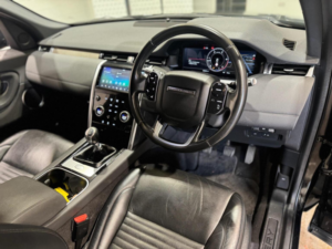 2020 Land Rover Discovery Sport 2.0 D150 Se Euro 6 (s/s) 5dr in Black — image 3