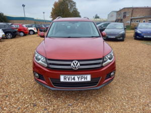 2014 Volkswagen Tiguan 2.0 Tdi Bluemotion Tech Match DSG 4WD Euro 5 (s/s) 5dr in Red — image 2