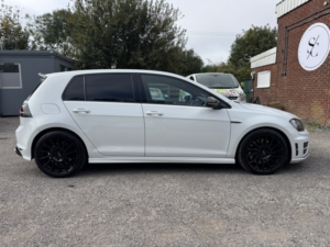 2015 Volkswagen Golf 2.0 Tsi Bluemotion Tech R in White — image 2