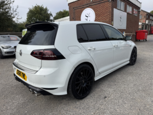 2015 Volkswagen Golf 2.0 Tsi Bluemotion Tech R in White — image 3