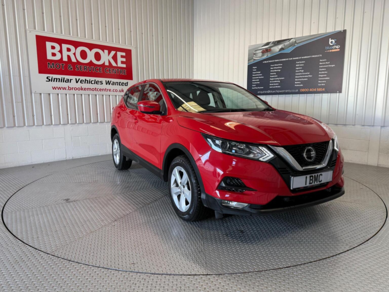 2019 Nissan Qashqai 1.3 Dig-T Acenta Premium Euro 6 (s/s) 5dr in Red — image 1