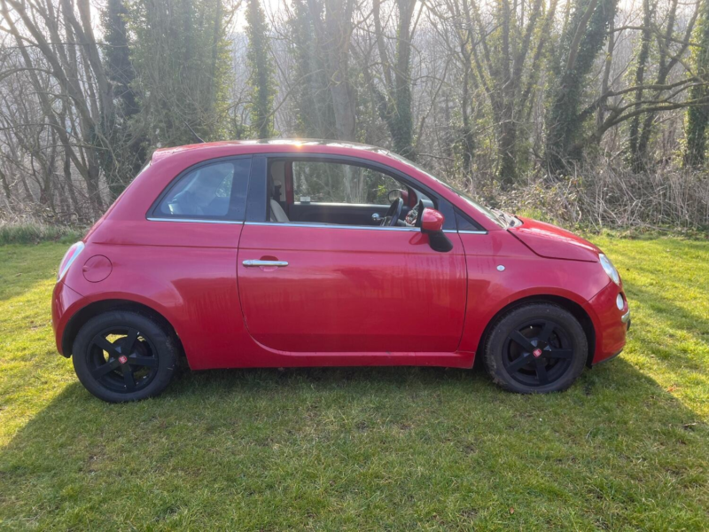 2010 Fiat 500 0.9 Twinair Lounge in Red — image 1
