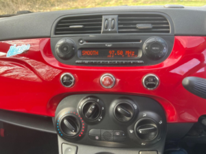 2010 Fiat 500 0.9 Twinair Lounge in Red — image 6