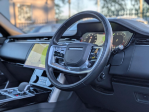 2022 Land Rover Range Rover 4.4 P530 V8 Autobiography Auto 4WD Euro 6 (s/s) 5dr in Black — image 3