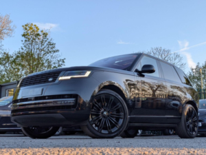2022 Land Rover Range Rover 4.4 P530 V8 Autobiography Auto 4WD Euro 6 (s/s) 5dr in Black — image 6