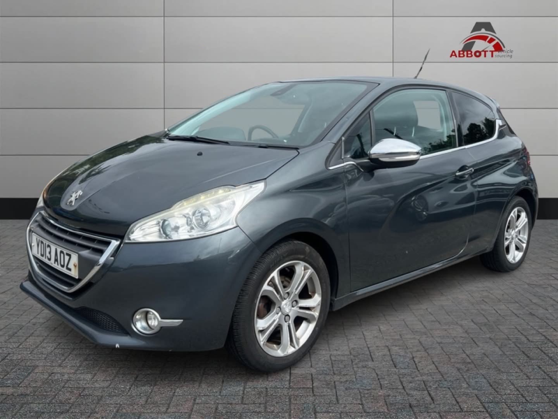 2013 Peugeot 208 1.6 E-Hdi Allure in Grey — image 1