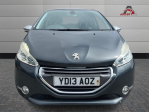 2013 Peugeot 208 1.6 E-Hdi Allure in Grey — image 3