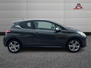 2013 Peugeot 208 1.6 E-Hdi Allure in Grey — image 4