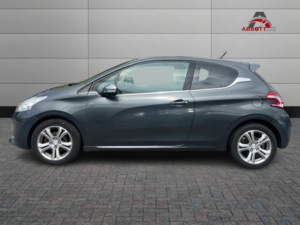 2013 Peugeot 208 1.6 E-Hdi Allure in Grey — image 6