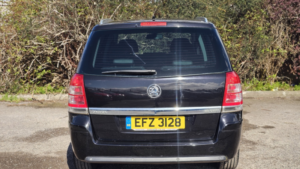 2010 Vauxhall Zafira 1.9 Cdti Elite in Black — image 3