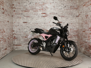 2025 Honda Cb125r in Grey — image 3