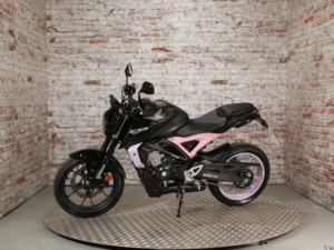 2025 Honda Cb125r in Grey — image 5