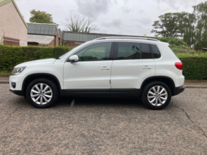 2014 Volkswagen Tiguan 2.0 Tdi Bluemotion Tech Match SUV 5dr Diesel DSG 4WD Euro 5 (s/s) (140 Ps) in White — image 4