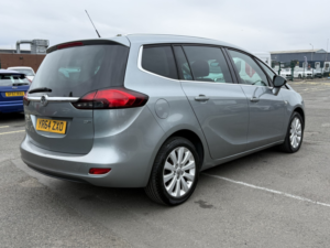 2014 Vauxhall Zafira Tourer 2.0 Cdti Se in Silver — image 3