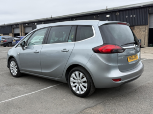 2014 Vauxhall Zafira Tourer 2.0 Cdti Se in Silver — image 4