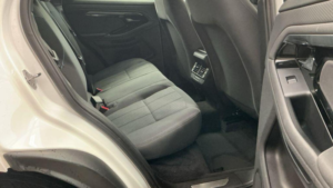 2019 Land Rover Range Rover Evoque 2.0 D150 R-Dynamic Fwd Euro 6 (s/s) 5dr in White — image 3
