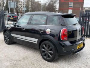 2011 MINI Countryman 1.6 Cooper S SUV 5dr Petrol Manual All4 Euro 5 (s/s) (184 Ps) in Black — image 5