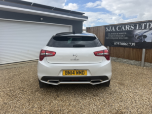 2014 Citroen Ds5 2.0 Hdi Dstyle in White — image 5