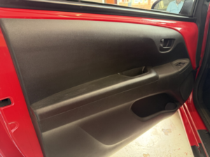 2015 Citroen C1 1.0 Vti Feel in Red — image 6