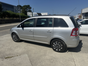 2011 Vauxhall Zafira 1.8 16v Exclusiv in Silver — image 5