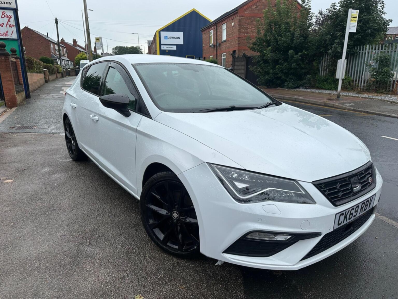 2019 SEAT Leon 1.5 Tsi Evo Fr Black Edition Euro 6 (s/s) 5dr in White — image 1