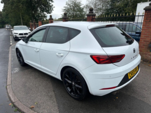 2019 SEAT Leon 1.5 Tsi Evo Fr Black Edition Euro 6 (s/s) 5dr in White — image 4