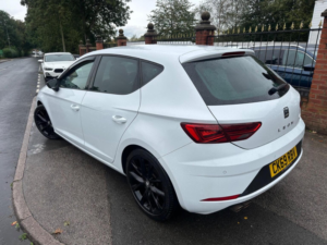 2019 SEAT Leon 1.5 Tsi Evo Fr Black Edition Euro 6 (s/s) 5dr in White — image 5