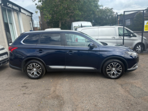 2018 Mitsubishi Outlander 2.2 Di-D 4 SUV 5dr Diesel Manual 4WD Euro 6 (s/s) (147 Ps) in Blue — image 2