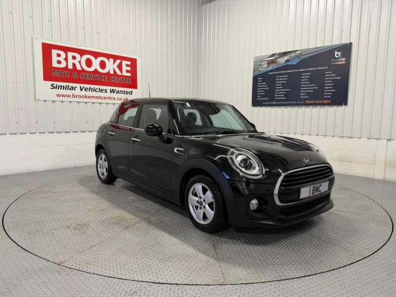 2019 MINI Hatch 1.5 Cooper Classic Euro 6 (s/s) 5dr in Black — image 1