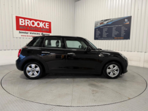 2019 MINI Hatch 1.5 Cooper Classic Euro 6 (s/s) 5dr in Black — image 3