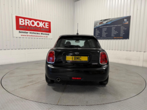 2019 MINI Hatch 1.5 Cooper Classic Euro 6 (s/s) 5dr in Black — image 5