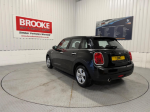 2019 MINI Hatch 1.5 Cooper Classic Euro 6 (s/s) 5dr in Black — image 6
