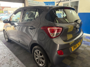 2016 Hyundai I10 1.2 Premium Euro 5 5dr in Grey — image 5