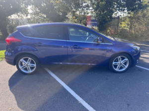 2016 Ford Focus 1.0 T Ecoboost Zetec in Blue — image 2