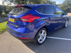 2016 Ford Focus 1.0 T Ecoboost Zetec in Blue — image 3
