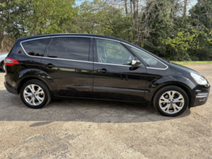 2013 Ford S-Max 2.0 Tdci Titanium in Black — image 2