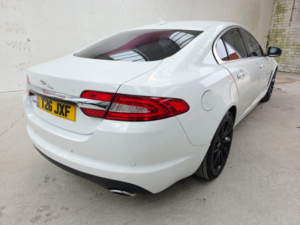 2013 Jaguar Xf 2.2 D Premium Luxury in White — image 4