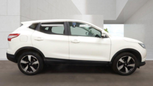 2015 Nissan Qashqai 1.2 Dig-T N-Tec 2WD Euro 6 (s/s) 5dr in White — image 5